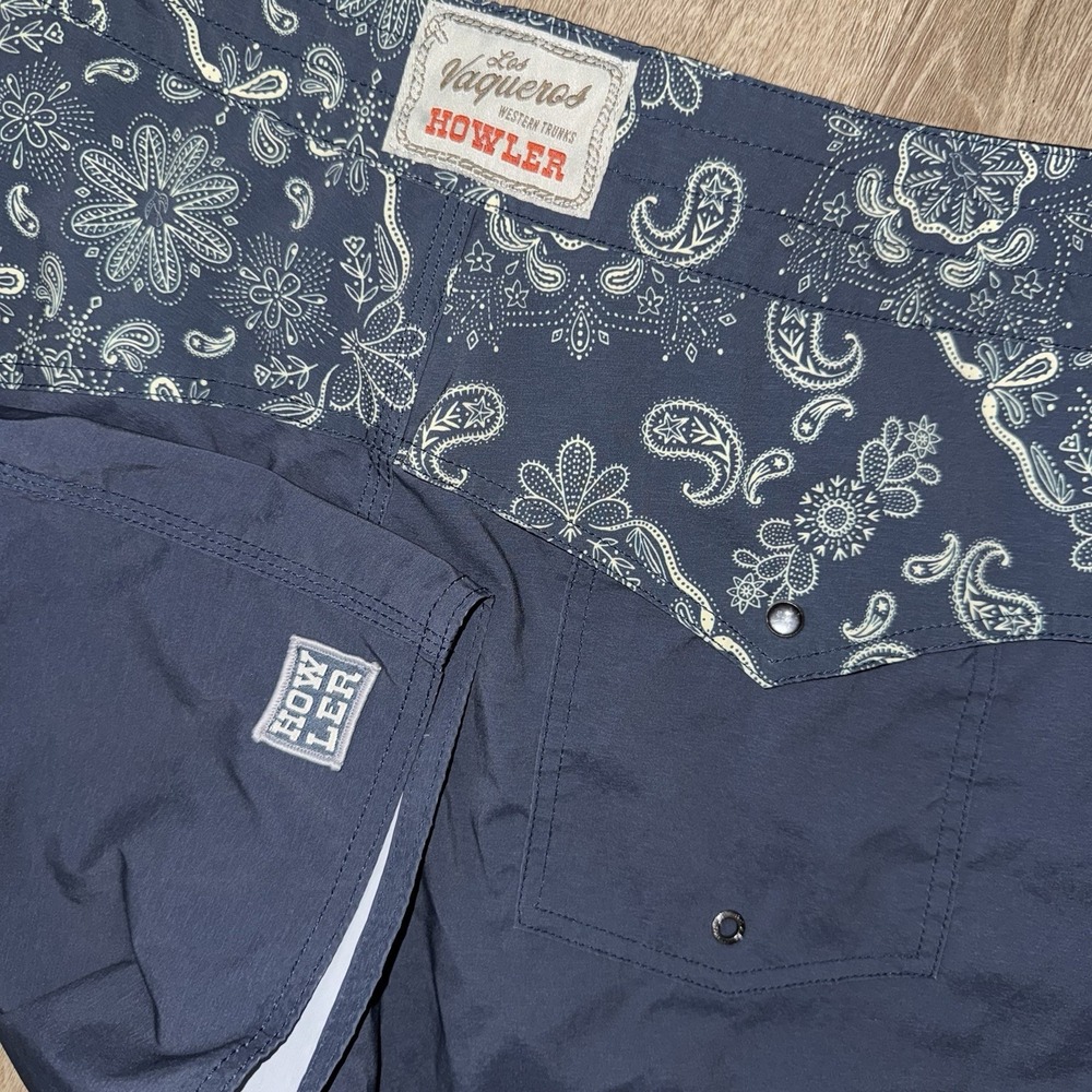 Howler Brothers Los Vaqueros Board Shorts Western Men's 32 7.5" Blue Bandanna
